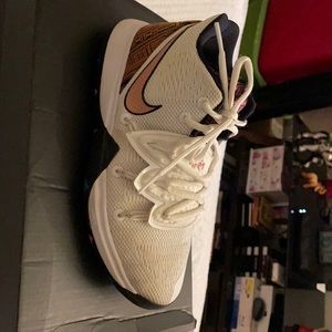 The need to be clean on top of the sneaker